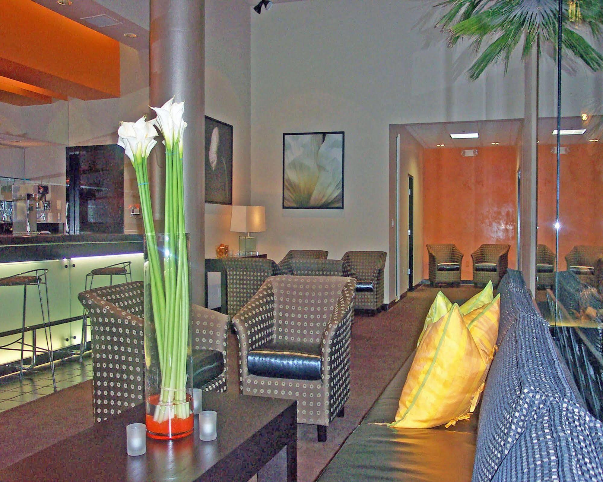 Ramada Plaza By Wyndham West Hollywood Hotel & Suites Λος Άντζελες Εσωτερικό φωτογραφία